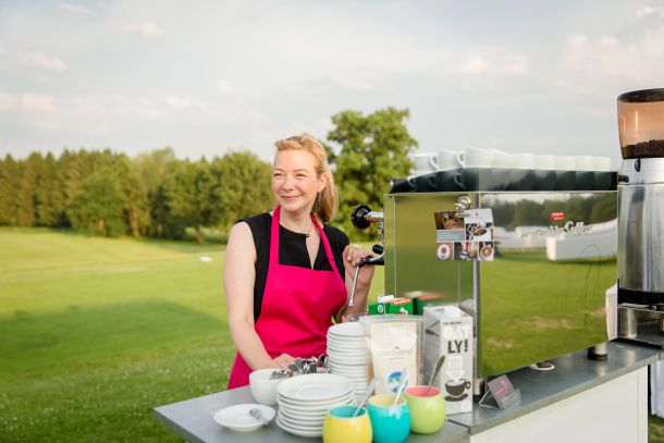 m-presso Barista Catering und Kurse Maite Taubert mit Kaffeebar